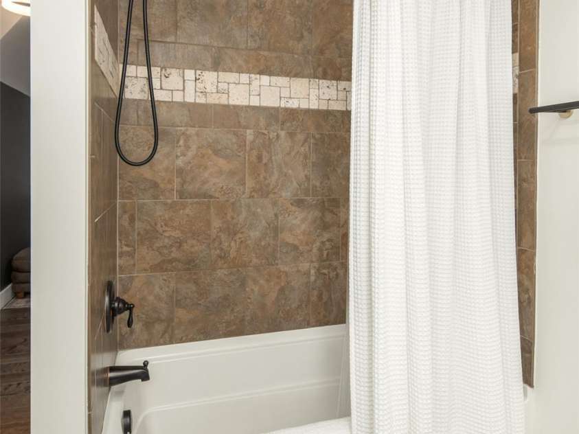 497 Black Locust Circle, Blowing Rock, NC 28605.  MLS# CAR4379126, YatesRealty ID 24603. 