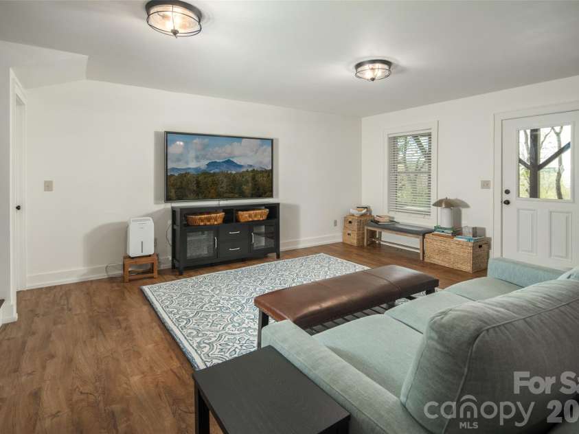 497 Black Locust Circle, Blowing Rock, NC 28605.  MLS# CAR4379126, YatesRealty ID 24603. 