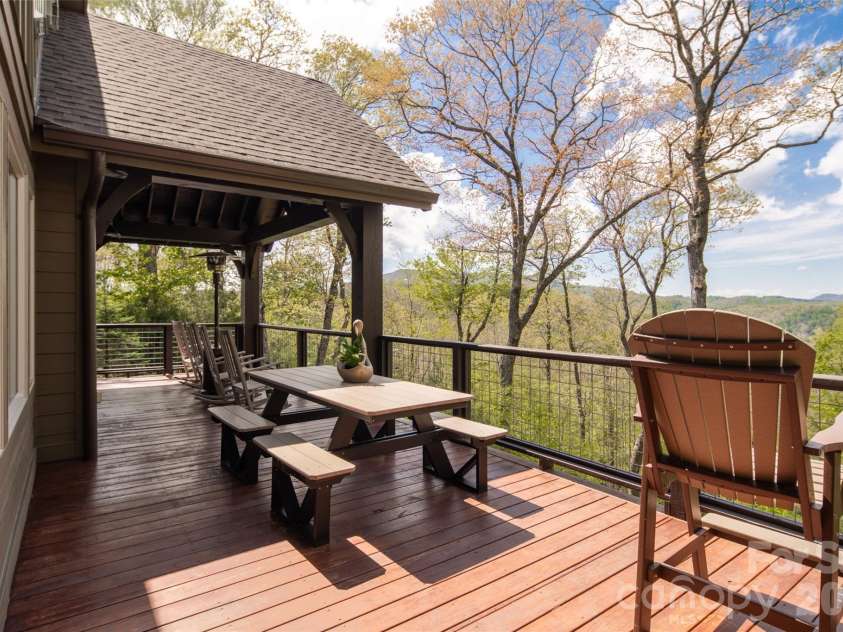 497 Black Locust Circle, Blowing Rock, NC 28605.  MLS# CAR4379126, YatesRealty ID 24603. 