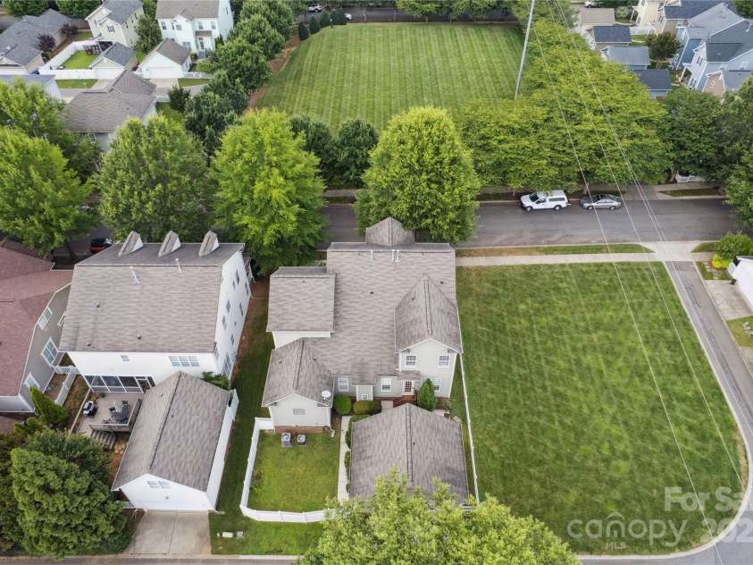 14632 Holly Springs Drive, Huntersville, NC 28078.  MLS# CAR4203317, YatesRealty ID 24605. 