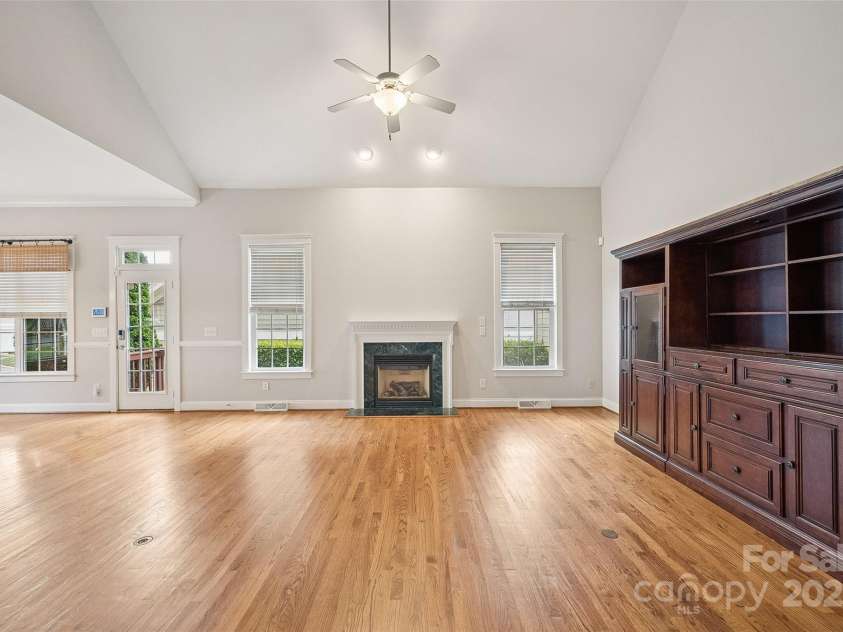 14632 Holly Springs Drive, Huntersville, NC 28078.  MLS# CAR4203317, YatesRealty ID 24605. 