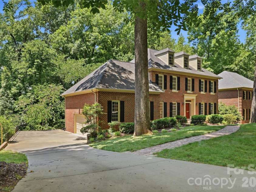 10205 Balmoral Circle, Charlotte, NC 28210.  MLS# CAR4382203, YatesRealty ID 24606. 