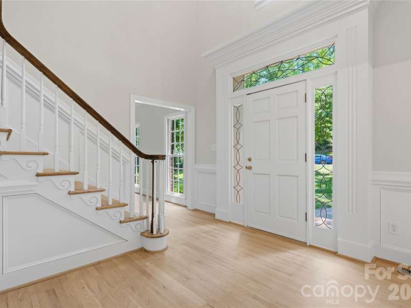 10205 Balmoral Circle, Charlotte, NC 28210.  MLS# CAR4382203, YatesRealty ID 24606. 