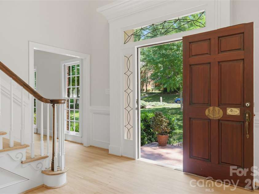 10205 Balmoral Circle, Charlotte, NC 28210.  MLS# CAR4382203, YatesRealty ID 24606. 