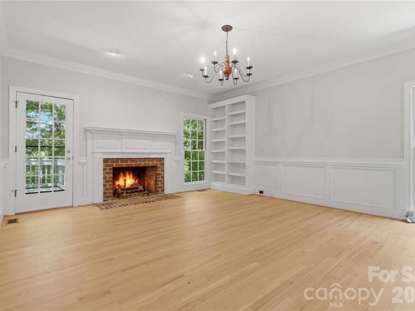 10205 Balmoral Circle, Charlotte, NC 28210.  MLS# CAR4382203, YatesRealty ID 24606. 