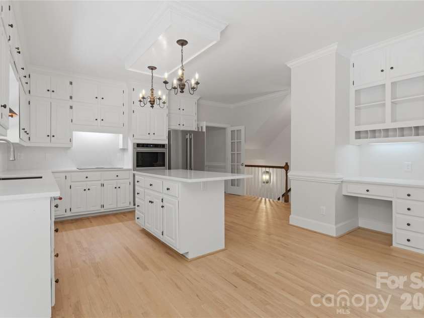 10205 Balmoral Circle, Charlotte, NC 28210.  MLS# CAR4382203, YatesRealty ID 24606. 