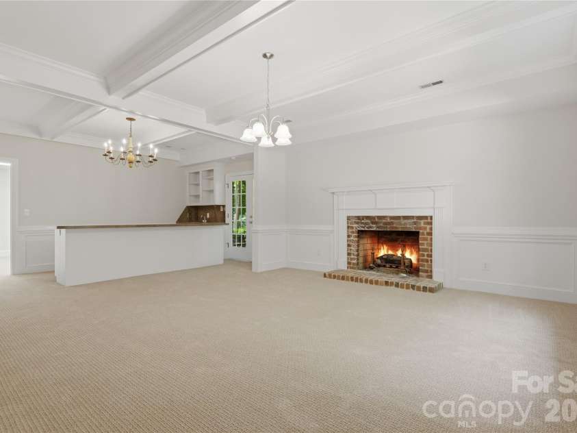 10205 Balmoral Circle, Charlotte, NC 28210.  MLS# CAR4382203, YatesRealty ID 24606. 