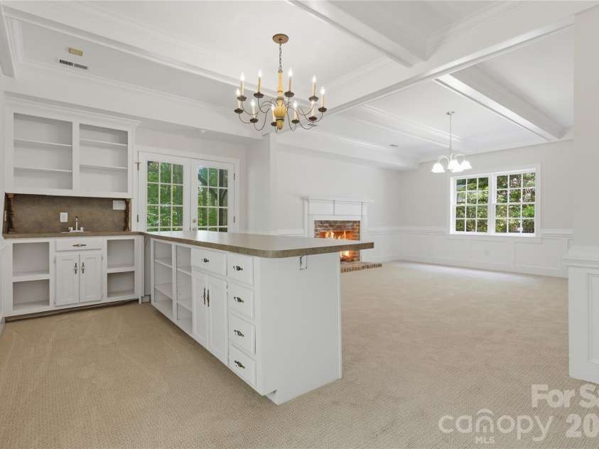 10205 Balmoral Circle, Charlotte, NC 28210.  MLS# CAR4382203, YatesRealty ID 24606. 