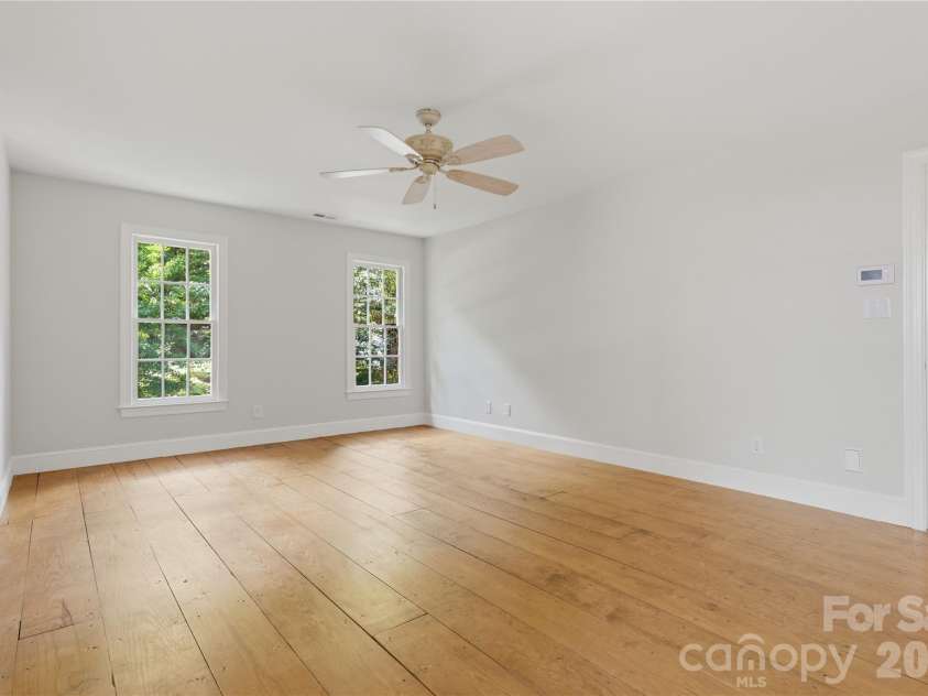 10205 Balmoral Circle, Charlotte, NC 28210.  MLS# CAR4382203, YatesRealty ID 24606. 