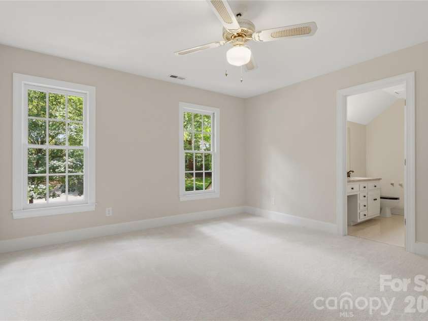 10205 Balmoral Circle, Charlotte, NC 28210.  MLS# CAR4382203, YatesRealty ID 24606. 