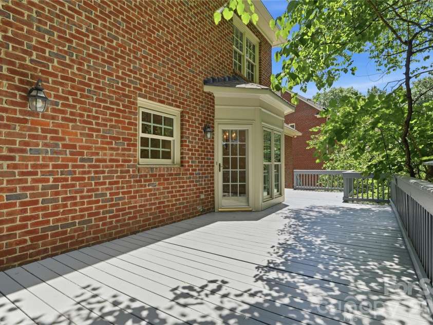 10205 Balmoral Circle, Charlotte, NC 28210.  MLS# CAR4382203, YatesRealty ID 24606. 