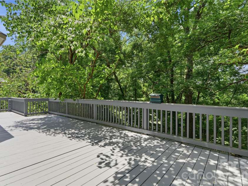 10205 Balmoral Circle, Charlotte, NC 28210.  MLS# CAR4382203, YatesRealty ID 24606. 