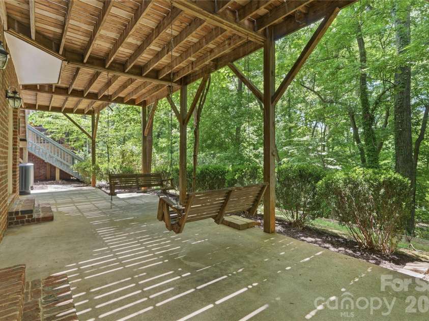10205 Balmoral Circle, Charlotte, NC 28210.  MLS# CAR4382203, YatesRealty ID 24606. 