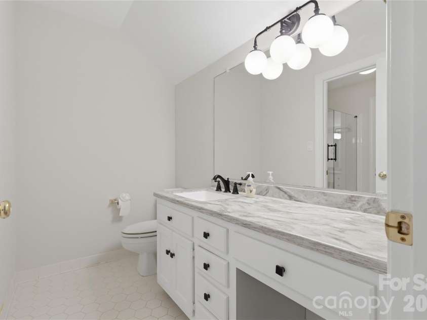10205 Balmoral Circle, Charlotte, NC 28210.  MLS# CAR4382203, YatesRealty ID 24606. 