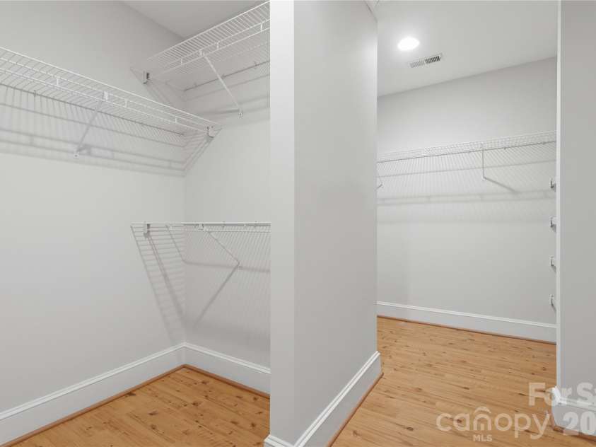 10205 Balmoral Circle, Charlotte, NC 28210.  MLS# CAR4382203, YatesRealty ID 24606. 