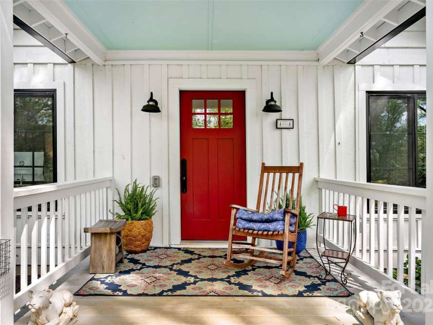 143 Beverly Road, Asheville, NC 28805.  MLS# CAR4287185, YatesRealty ID 24608. 