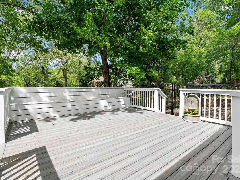 143 Beverly Road, Asheville, NC 28805.  MLS# CAR4287185, YatesRealty ID 24608. 