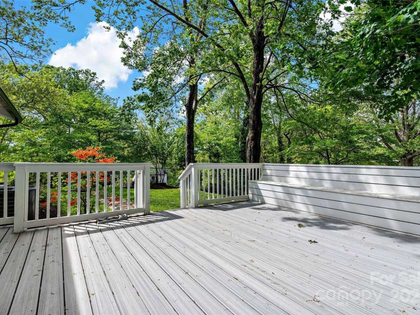 143 Beverly Road, Asheville, NC 28805.  MLS# CAR4287185, YatesRealty ID 24608. 