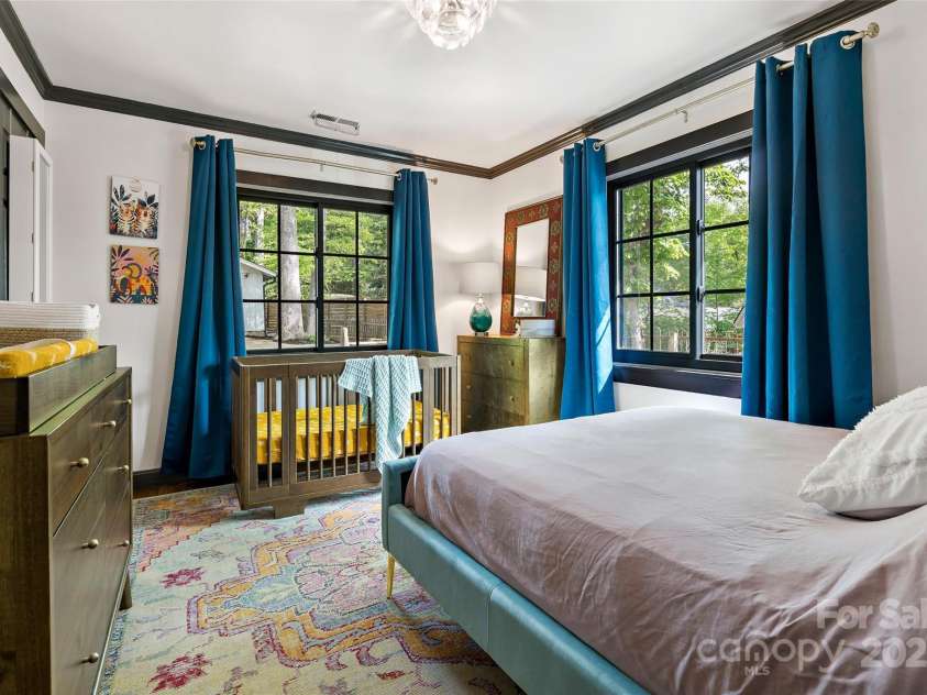 143 Beverly Road, Asheville, NC 28805.  MLS# CAR4287185, YatesRealty ID 24608. 