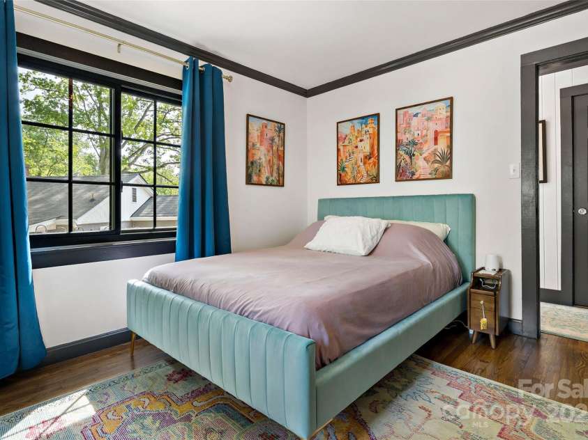 143 Beverly Road, Asheville, NC 28805.  MLS# CAR4287185, YatesRealty ID 24608. 