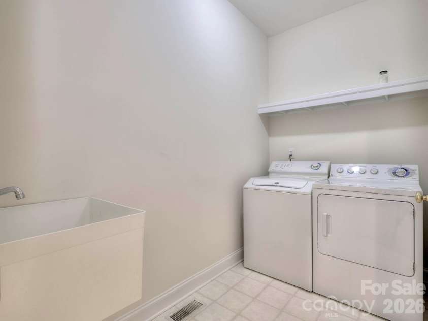 6316 Glengarrie Lane, Huntersville, NC 28078.  MLS# CAR4385074, YatesRealty ID 24609. 