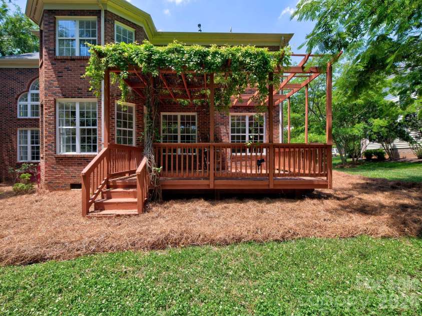 6316 Glengarrie Lane, Huntersville, NC 28078.  MLS# CAR4385074, YatesRealty ID 24609. 