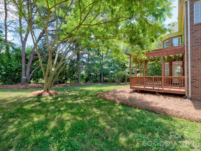 6316 Glengarrie Lane, Huntersville, NC 28078.  MLS# CAR4385074, YatesRealty ID 24609. 