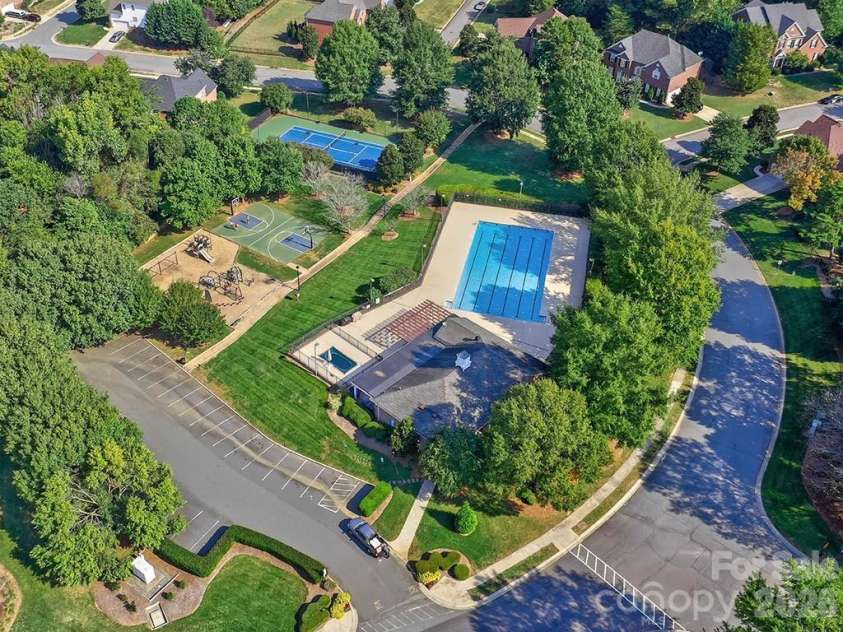 6316 Glengarrie Lane, Huntersville, NC 28078.  MLS# CAR4385074, YatesRealty ID 24609. 