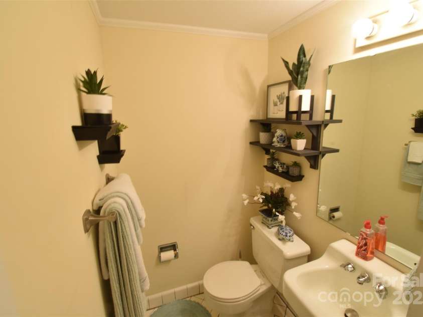 623 New Hope Road, Gastonia, NC 28054.  MLS# CAR4317091, YatesRealty ID 2461. 