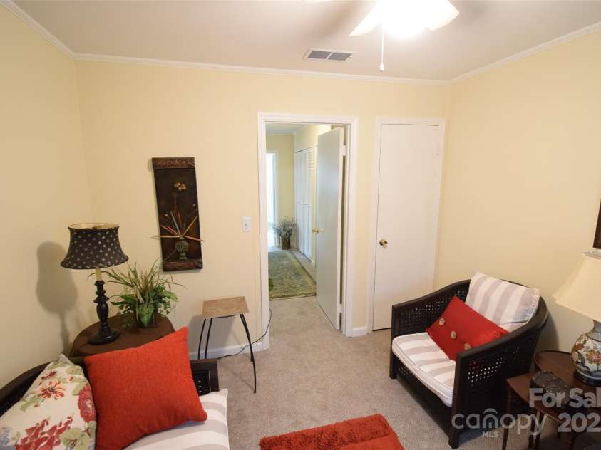 623 New Hope Road, Gastonia, NC 28054.  MLS# CAR4317091, YatesRealty ID 2461. 