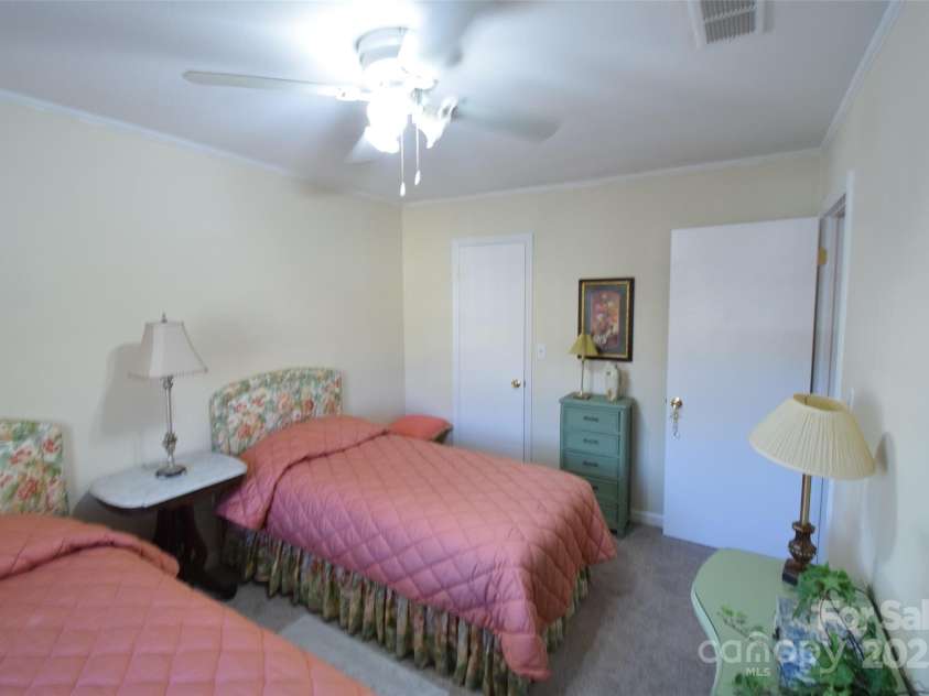 623 New Hope Road, Gastonia, NC 28054.  MLS# CAR4317091, YatesRealty ID 2461. 