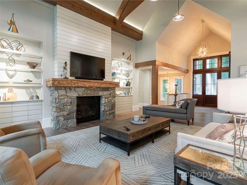 93 Pinchot Forest Drive, Asheville, NC 28803.  MLS# CAR4235748, YatesRealty ID 2461. 