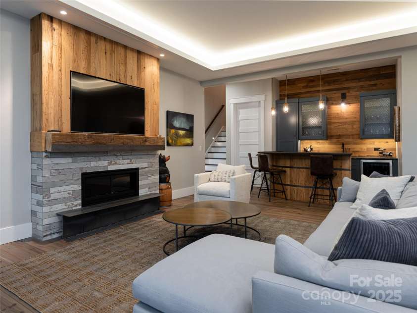 93 Pinchot Forest Drive, Asheville, NC 28803.  MLS# CAR4235748, YatesRealty ID 2461. 