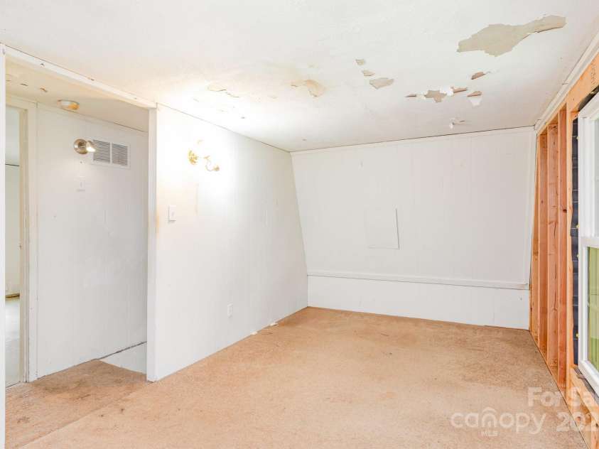 10 Cedarvilla Drive, Rock Hill, SC 29730.  MLS# CAR4264825, YatesRealty ID 24610. 