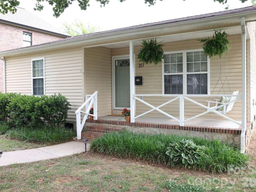 317 Devine Avenue, Belmont, NC 28012.  MLS# CAR4376938, YatesRealty ID 24610. 317 Devine Ave