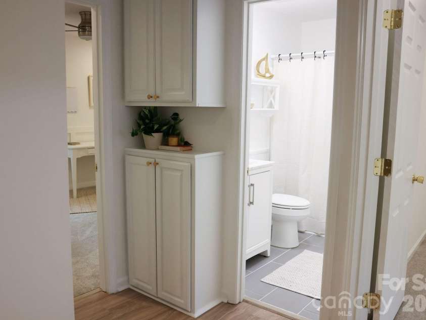 317 Devine Avenue, Belmont, NC 28012.  MLS# CAR4376938, YatesRealty ID 24610. Built-ins with shelf