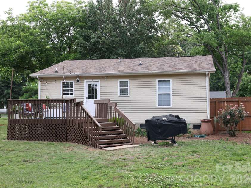 317 Devine Avenue, Belmont, NC 28012.  MLS# CAR4376938, YatesRealty ID 24610. Functional back yard