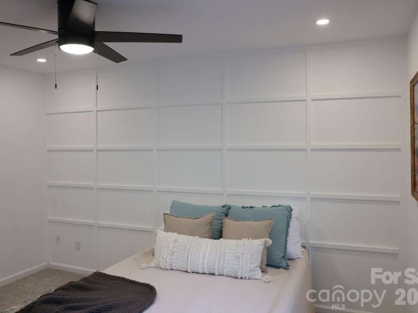 317 Devine Avenue, Belmont, NC 28012.  MLS# CAR4376938, YatesRealty ID 24610. Great lighting