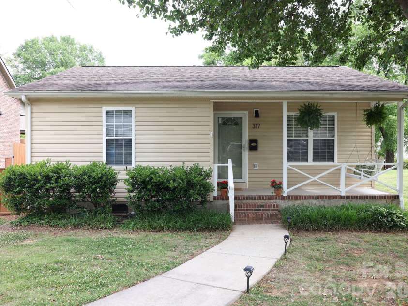 317 Devine Avenue, Belmont, NC 28012.  MLS# CAR4376938, YatesRealty ID 24610. Great location!