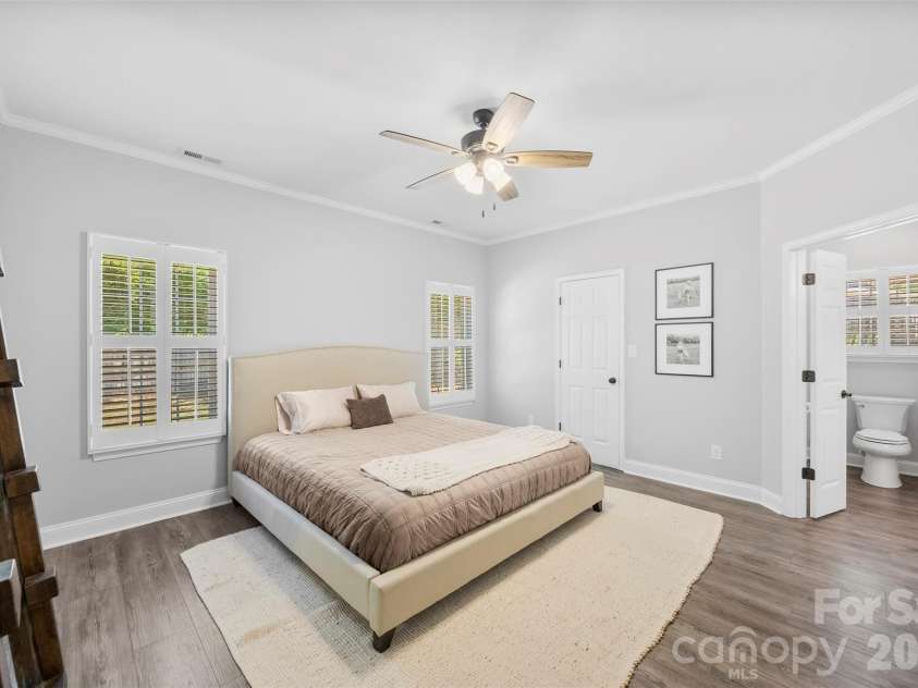 21012 Entrada Drive, Cornelius, NC 28031.  MLS# CAR4382641, YatesRealty ID 24611. 