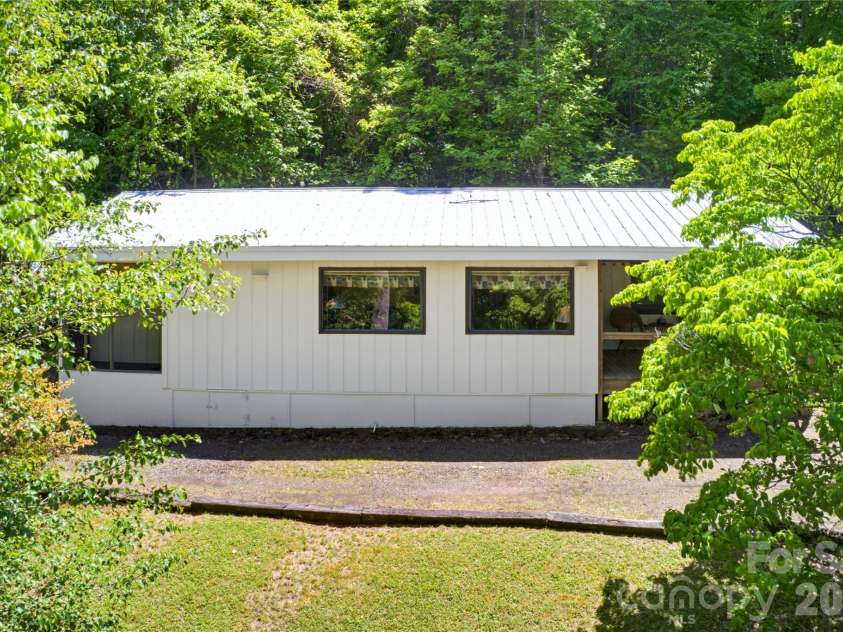223 Little Cove Road, Sylva, NC 28779.  MLS# CAR4379078, YatesRealty ID 24613. 