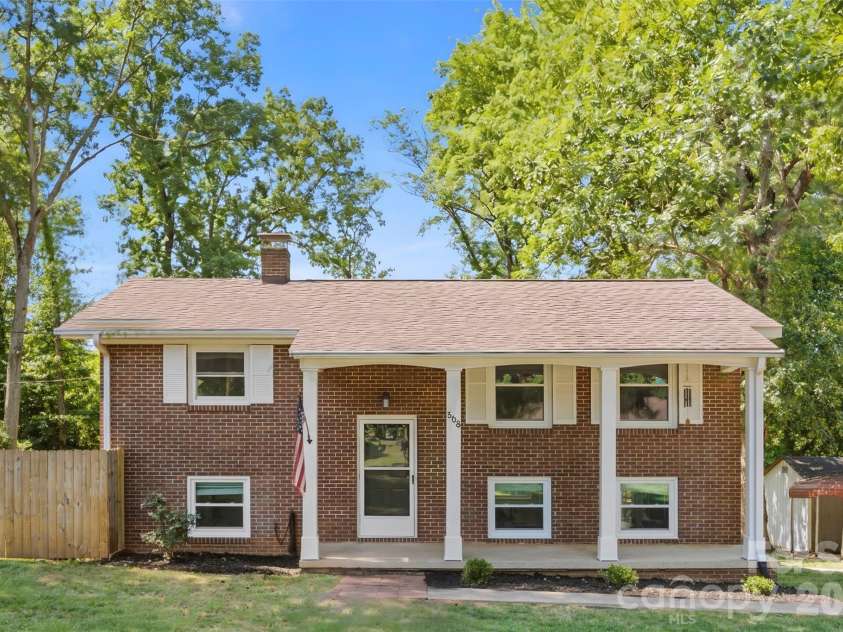 3806 Amsbury Road, Concord, NC 28025.  MLS# CAR4385108, YatesRealty ID 24614. 