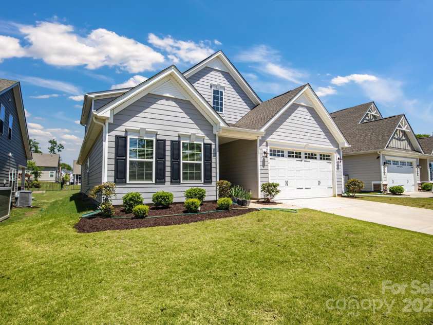 5112 Larewood Drive, Charlotte, NC 28215.  MLS# CAR4253213, YatesRealty ID 24615. 