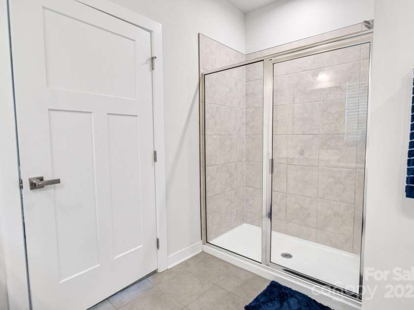 5112 Larewood Drive, Charlotte, NC 28215.  MLS# CAR4253213, YatesRealty ID 24615. 