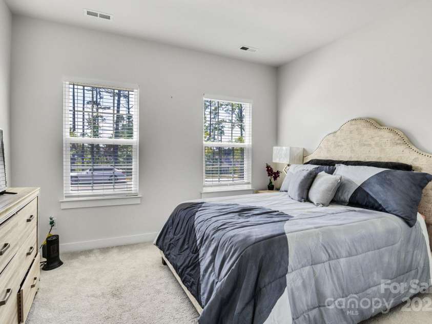 5112 Larewood Drive, Charlotte, NC 28215.  MLS# CAR4253213, YatesRealty ID 24615. 