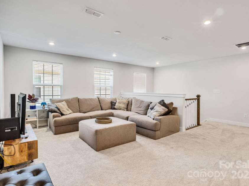 5112 Larewood Drive, Charlotte, NC 28215.  MLS# CAR4253213, YatesRealty ID 24615. 