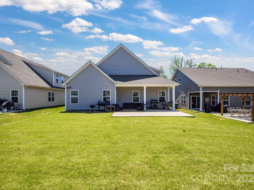 5112 Larewood Drive, Charlotte, NC 28215.  MLS# CAR4253213, YatesRealty ID 24615. 