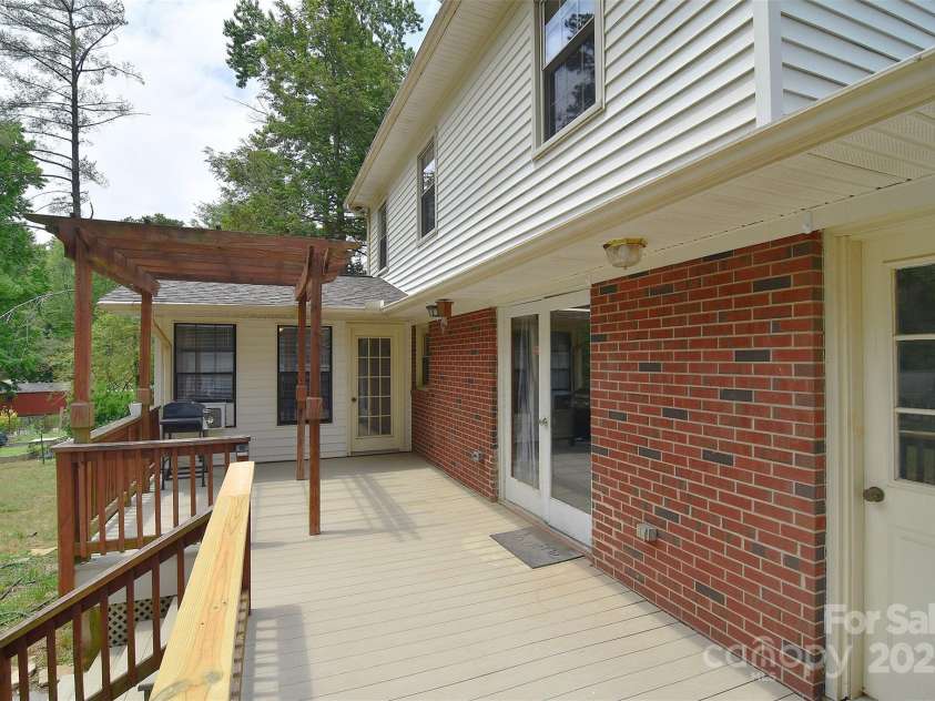 109 Larch Road, Salisbury, NC 28147.  MLS# CAR4262843, YatesRealty ID 24616. 