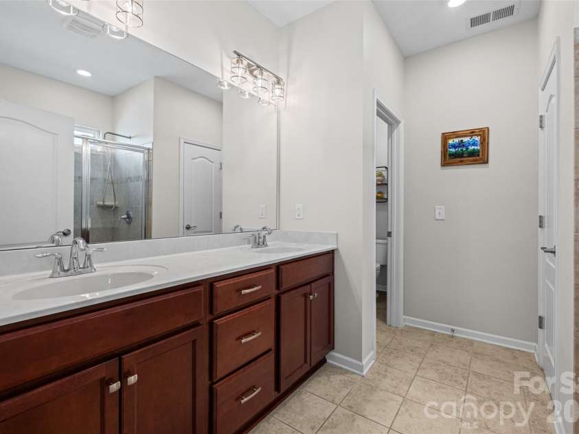 421 Brier Knob Drive, Fort Mill, SC 29715.  MLS# CAR4350120, YatesRealty ID 24616. 