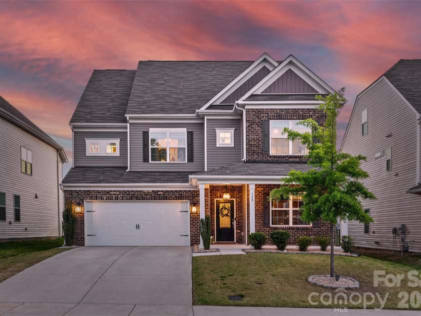 138 Lambeth Loop, Mooresville, NC 28115.  MLS# CAR4371351, YatesRealty ID 24617. 
